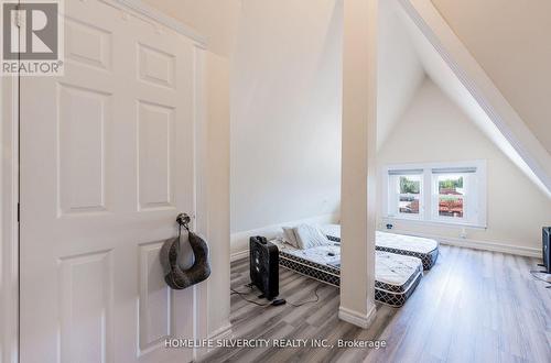 544 Dundas Street E, London East, ON - Indoor