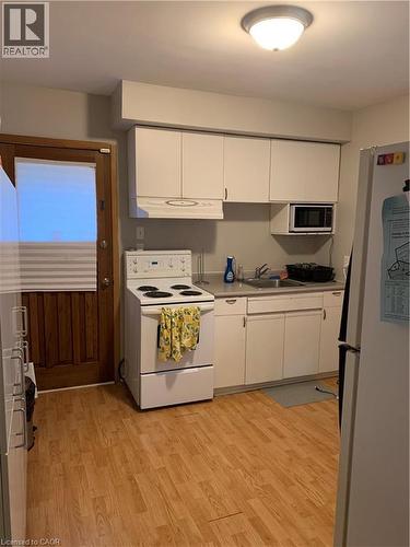 4 Mcdonald Avenue, London, ON - Indoor Photo Showing Kitchen