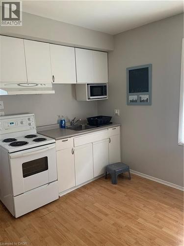 4 Mcdonald Avenue, London, ON - Indoor Photo Showing Kitchen