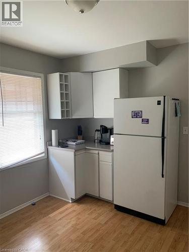 4 Mcdonald Avenue, London, ON - Indoor Photo Showing Kitchen