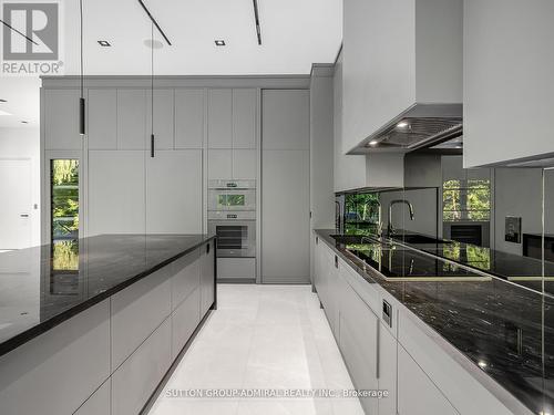 157 Old Forest Hill Road, Toronto, ON - Indoor Photo Showing Kitchen With Upgraded Kitchen