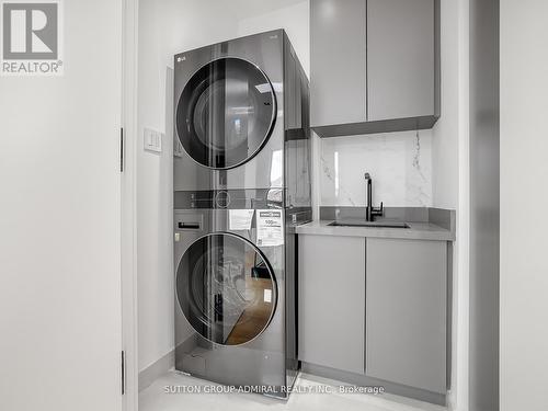 157 Old Forest Hill Road, Toronto, ON - Indoor Photo Showing Laundry Room