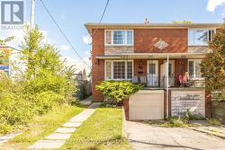 2 - 213 CLOSE AVENUE  Toronto, ON M6K 2V6