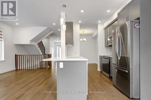 2349 Goldhawk Drive, Ottawa, ON - Indoor Photo Showing Kitchen With Upgraded Kitchen