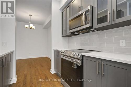 2349 Goldhawk Drive, Ottawa, ON - Indoor Photo Showing Kitchen