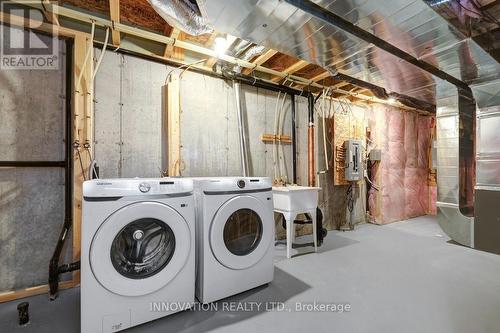2349 Goldhawk Drive, Ottawa, ON - Indoor Photo Showing Laundry Room