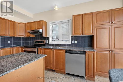 119 Finn Court, Ottawa, ON - Indoor Photo Showing Kitchen With Double Sink