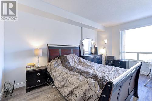 319 - 2511 Lakeshore Road W, Oakville (Br Bronte), ON - Indoor Photo Showing Bedroom