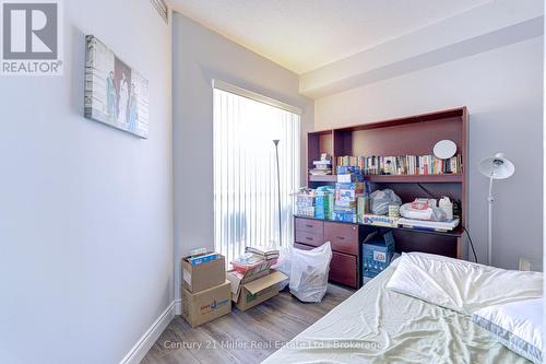 319 - 2511 Lakeshore Road W, Oakville (Br Bronte), ON - Indoor Photo Showing Bedroom