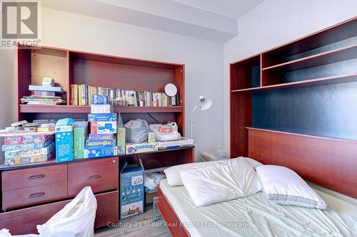 319 - 2511 Lakeshore Road W, Oakville (Br Bronte), ON - Indoor Photo Showing Bedroom