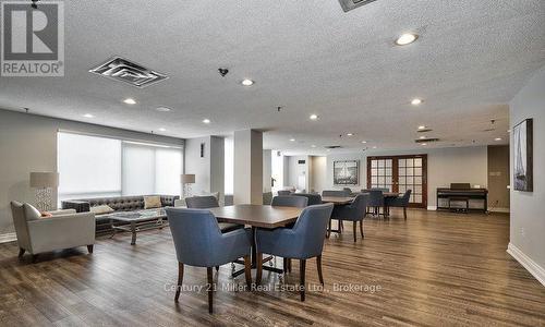 319 - 2511 Lakeshore Road W, Oakville (Br Bronte), ON - Indoor