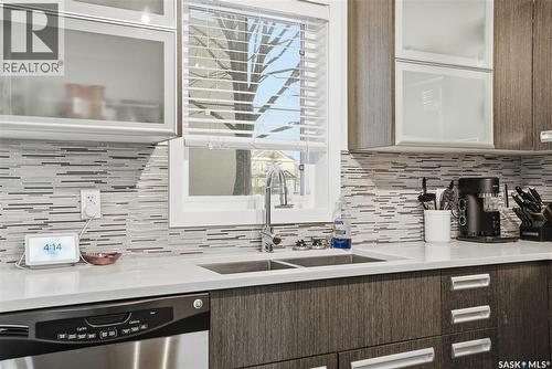 175 135 Ashworth Crescent, Saskatoon, SK - Indoor Photo Showing Kitchen With Double Sink With Upgraded Kitchen