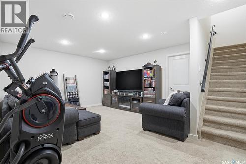 175 135 Ashworth Crescent, Saskatoon, SK - Indoor Photo Showing Laundry Room
