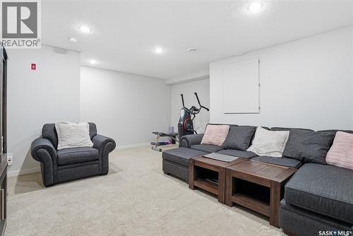 175 135 Ashworth Crescent, Saskatoon, SK - Indoor