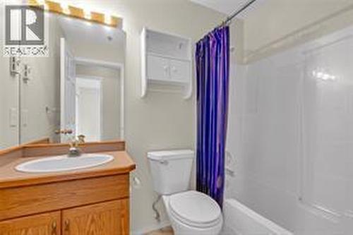 3310 Skaha Lake Road Unit# 306, Penticton, BC - Indoor Photo Showing Bathroom