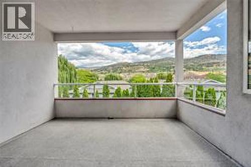 3310 Skaha Lake Road Unit# 306, Penticton, BC - Outdoor With Balcony With Exterior