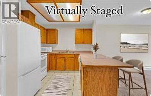 3310 Skaha Lake Road Unit# 306, Penticton, BC - Indoor Photo Showing Kitchen