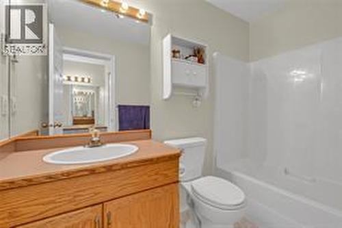 3310 Skaha Lake Road Unit# 306, Penticton, BC - Indoor Photo Showing Bathroom