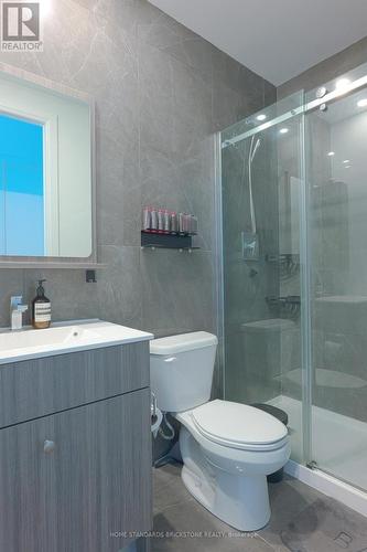 Ph503 - 75 Canterbury Place, Toronto, ON - Indoor Photo Showing Bathroom