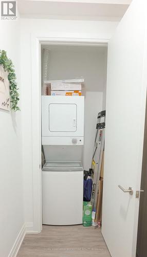 Ph503 - 75 Canterbury Place, Toronto, ON - Indoor Photo Showing Laundry Room