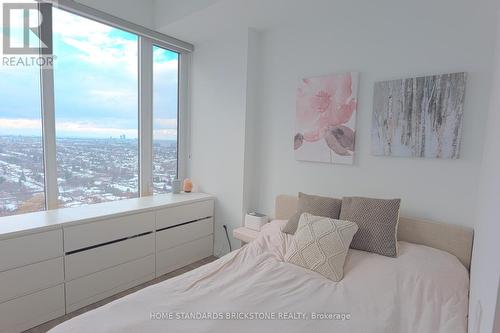 Ph503 - 75 Canterbury Place, Toronto, ON - Indoor Photo Showing Bedroom