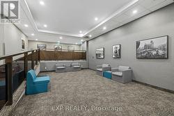LOBBY LOUNGE - 