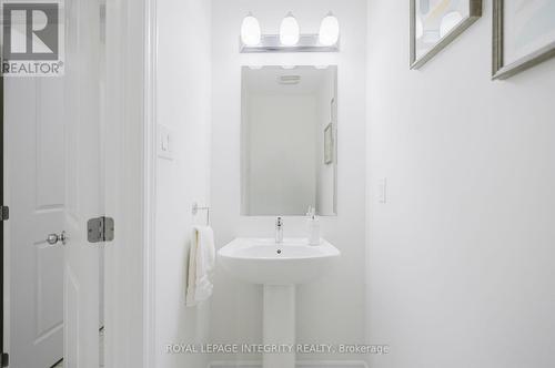 719 Samantha Eastop Avenue, Ottawa, ON - Indoor Photo Showing Bathroom