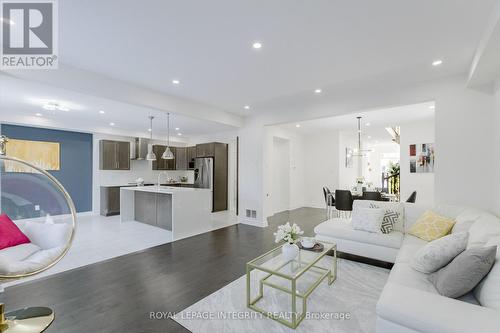 719 Samantha Eastop Avenue, Ottawa, ON - Indoor Photo Showing Living Room