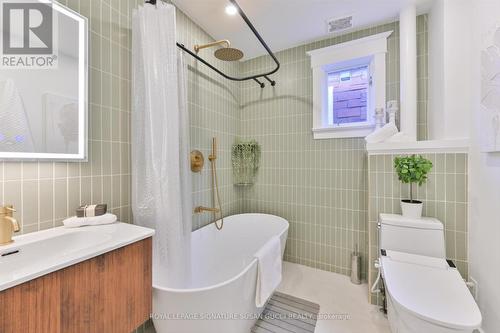 925 Greenwood Avenue, Toronto, ON - Indoor Photo Showing Bathroom