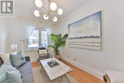 925 Greenwood Avenue, Toronto, ON - Indoor Photo Showing Living Room
