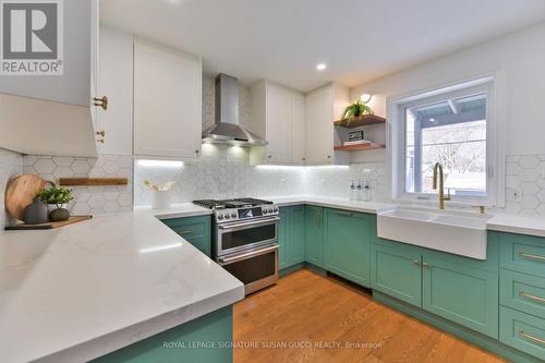 925 Greenwood Avenue, Toronto, ON - Indoor Photo Showing Kitchen With Upgraded Kitchen