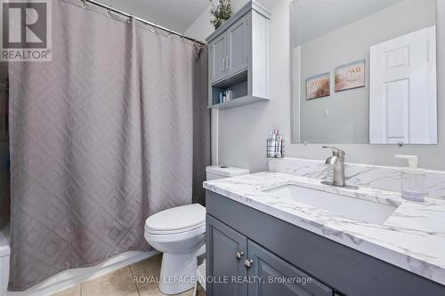 263 The Country Way, Kitchener, ON - Indoor Photo Showing Bathroom