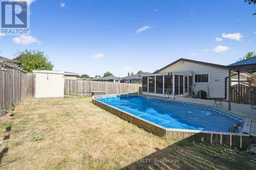 263 The Country Way, Kitchener, ON - Outdoor With Backyard