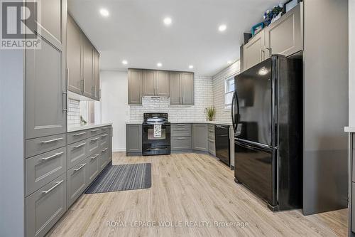 263 The Country Way, Kitchener, ON - Indoor Photo Showing Kitchen With Upgraded Kitchen