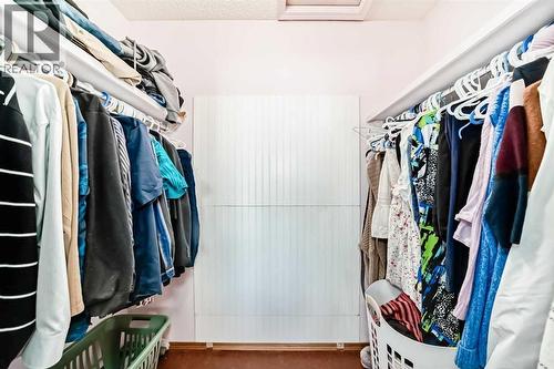 78 Sandringham Way Nw, Calgary, AB - Indoor With Storage