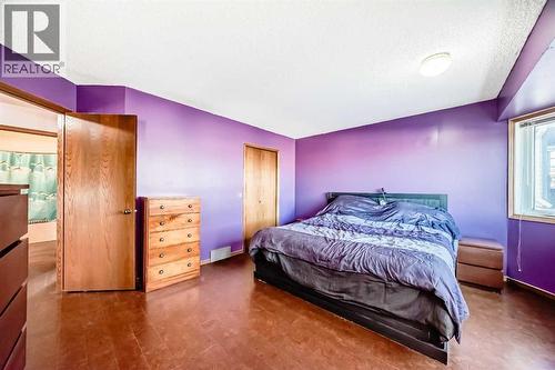 78 Sandringham Way Nw, Calgary, AB - Indoor Photo Showing Bedroom