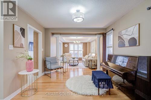 16 Lealinds Road, Vaughan, ON - Indoor Photo Showing Living Room