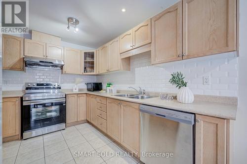 16 Lealinds Road, Vaughan, ON - Indoor Photo Showing Kitchen With Double Sink