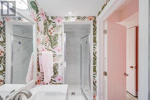 16 Lealinds Road, Vaughan, ON - Indoor Photo Showing Bathroom