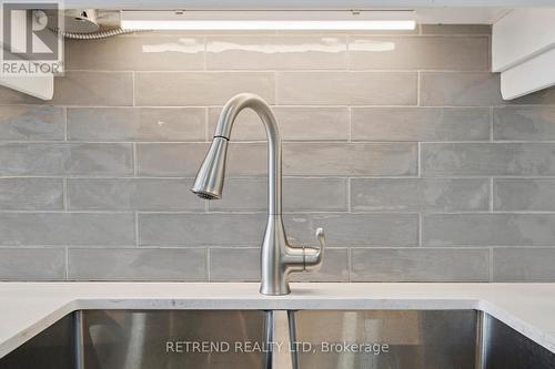 826 - 32 Clarissa Drive, Richmond Hill, ON - Indoor Photo Showing Kitchen