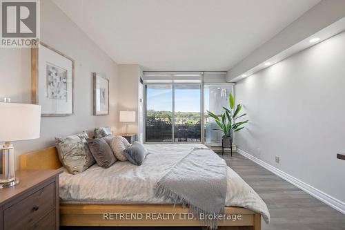 826 - 32 Clarissa Drive, Richmond Hill, ON - Indoor Photo Showing Bedroom