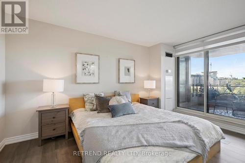 826 - 32 Clarissa Drive, Richmond Hill, ON - Indoor Photo Showing Bedroom