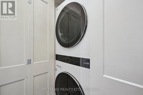 826 - 32 Clarissa Drive, Richmond Hill, ON - Indoor Photo Showing Laundry Room
