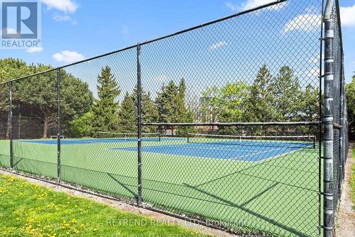 826 - 32 Clarissa Drive, Richmond Hill, ON - Outdoor