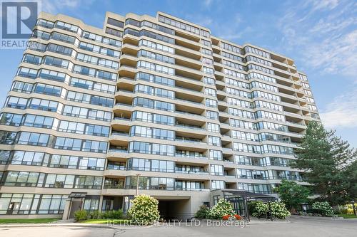 826 - 32 Clarissa Drive, Richmond Hill, ON - Outdoor With Balcony With Facade