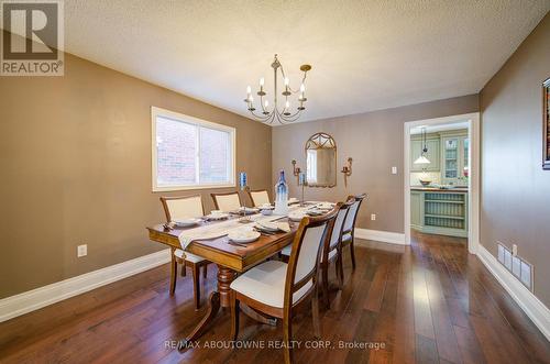 2193 Meadowland Drive, Oakville, ON - Indoor Photo Showing Dining Room