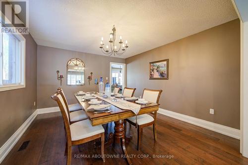 2193 Meadowland Drive, Oakville, ON - Indoor Photo Showing Dining Room
