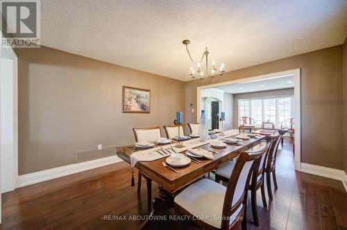 2193 Meadowland Drive, Oakville, ON - Indoor Photo Showing Dining Room