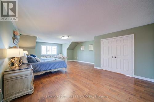 2193 Meadowland Drive, Oakville, ON - Indoor Photo Showing Bedroom