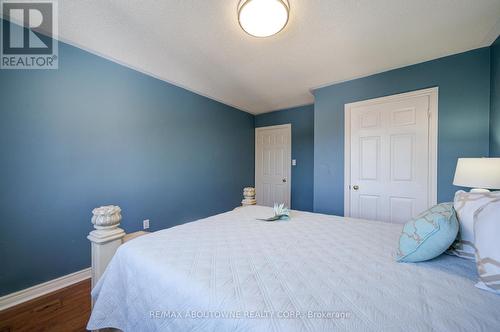 2193 Meadowland Drive, Oakville, ON - Indoor Photo Showing Bedroom